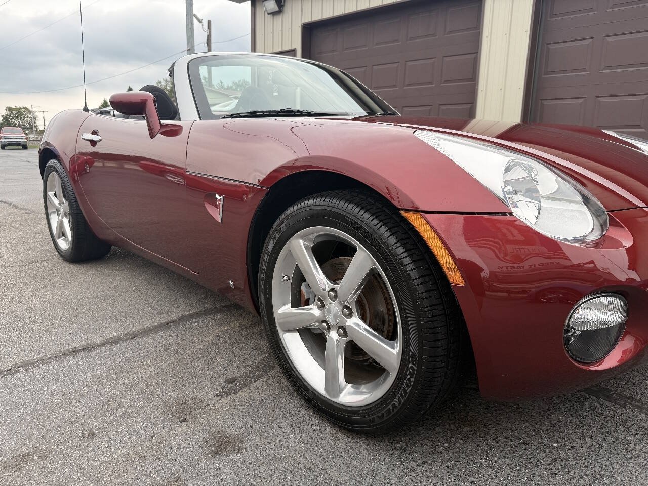 Used 2009 Pontiac Solstice Convertible w/ Preferred Package RWD image 12