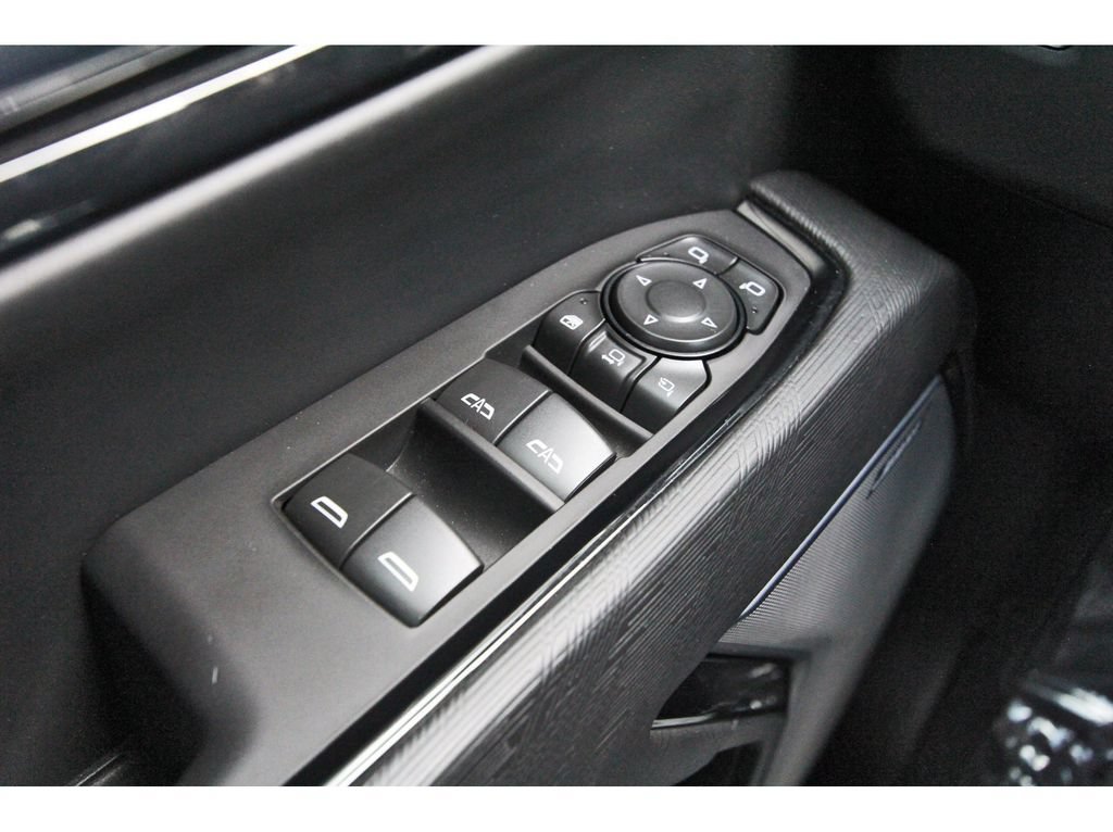 Used 2025 GMC Sierra 2500 AT4X AWD/4WD image 25