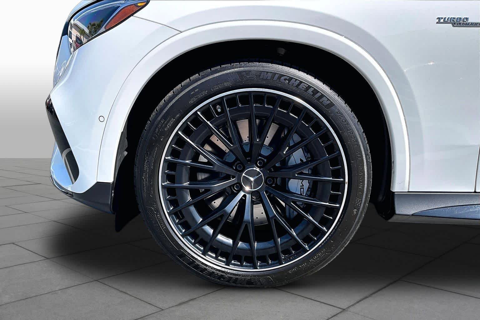 Certified 2025 Mercedes-Benz GLC 43 AMG 4MATIC image 11