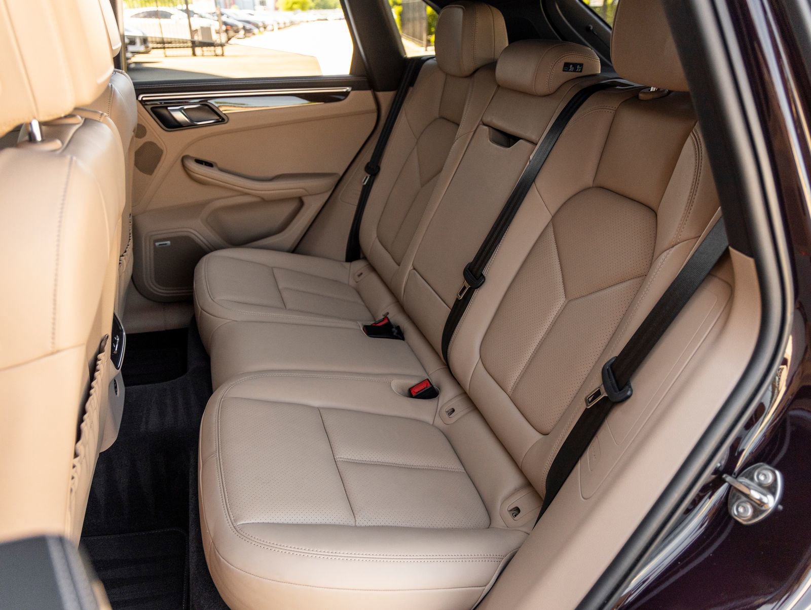 Certified 2023 Porsche Macan image 37