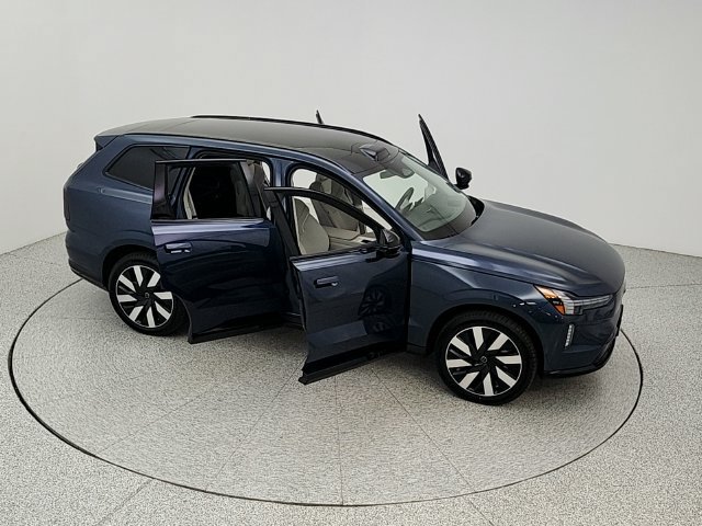 Certified 2025 Volvo EX90 Plus AWD/4WD image 22