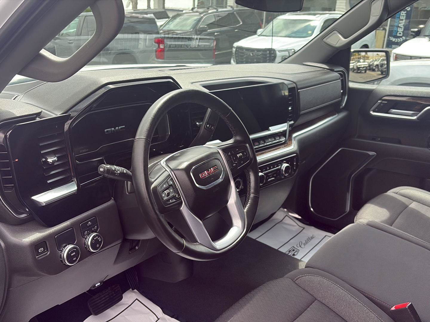Used 2023 GMC Sierra 1500 SLE RWD image 20