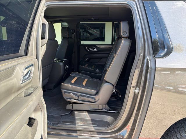 Used 2021 GMC Yukon XL AT4 w/ Technology Package AWD/4WD image 21