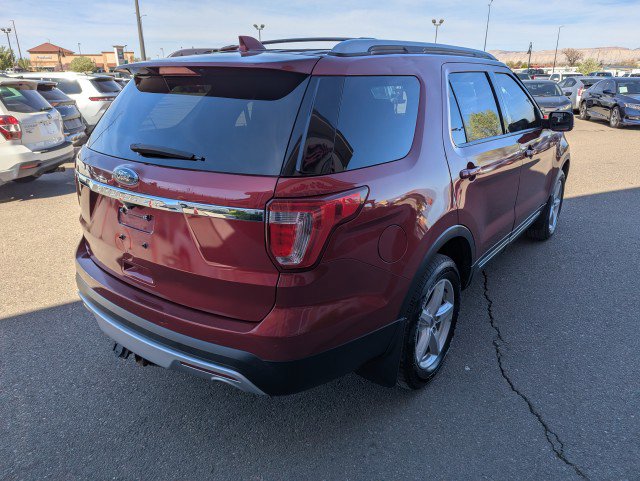 Used 2016 Ford Explorer XLT image 5