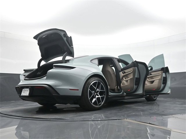 Used 2025 Porsche Taycan image 26