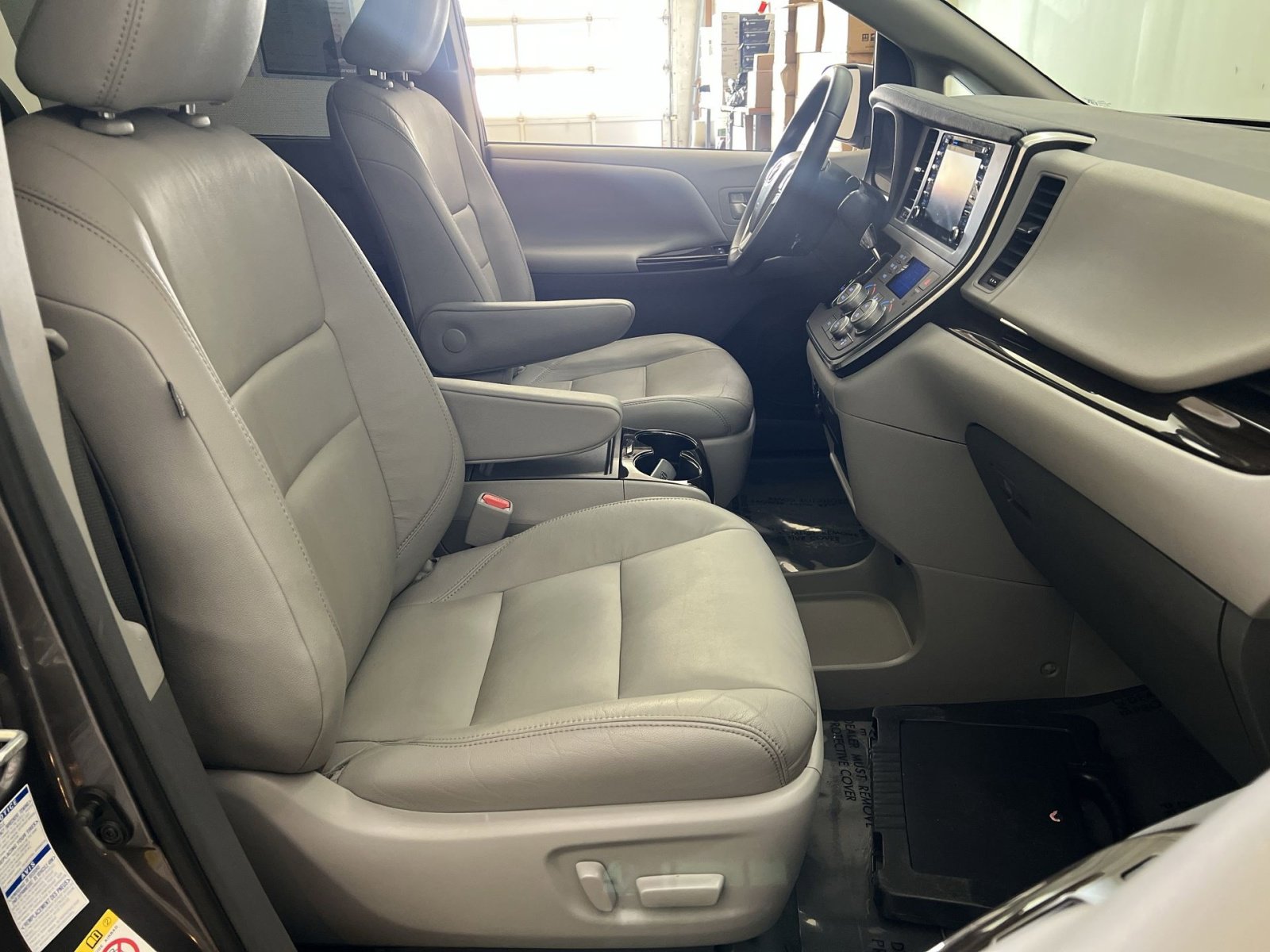 Used 2019 Toyota Sienna XLE w/ XLE Navigation Package image 26
