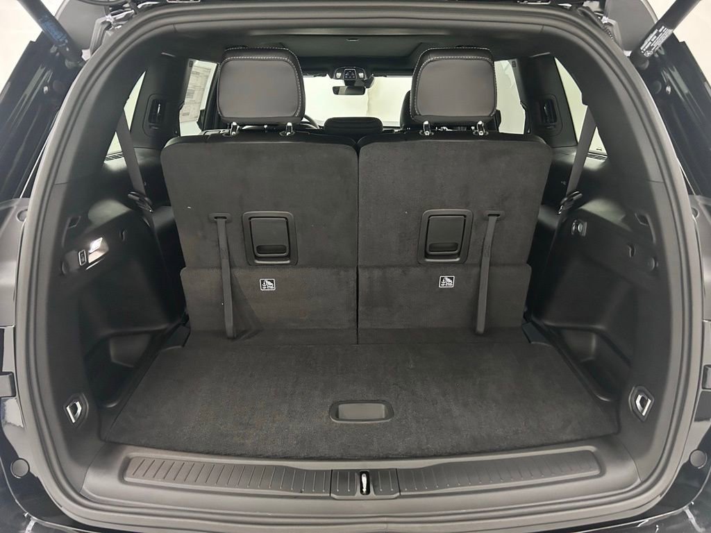 New 2025 Jeep Grand Cherokee L Limited image 9