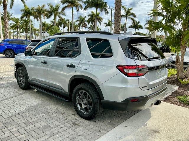 Certified 2024 Honda Pilot TrailSport image 4