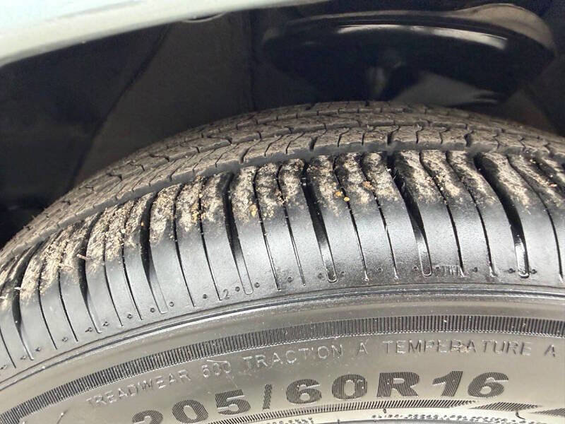 Used 2003 Toyota Avalon XLS image 10