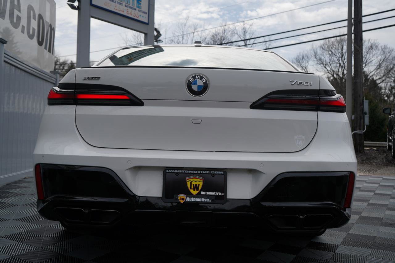 Used 2023 BMW 760i xDrive w/ Executive Package image 8