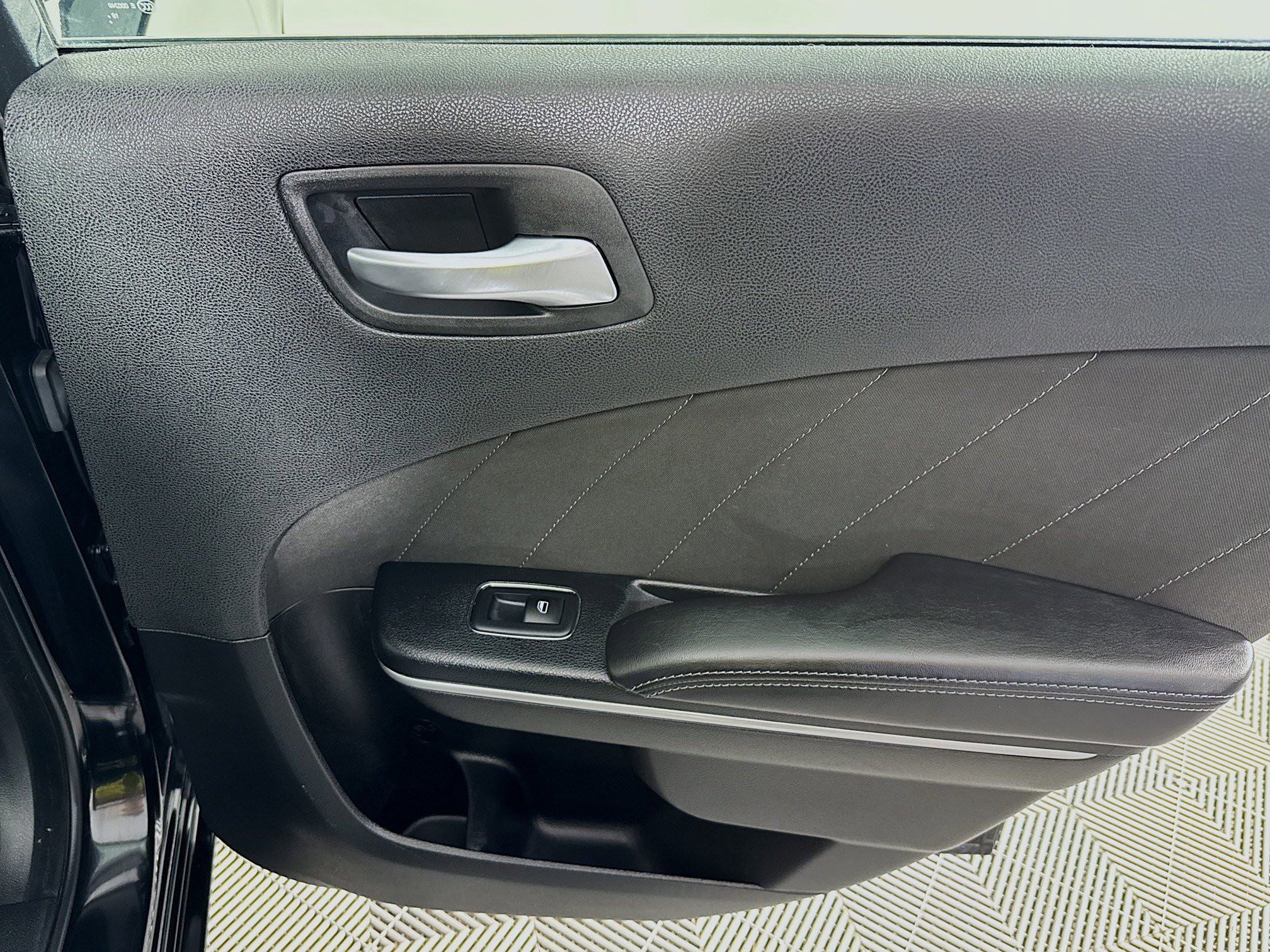 Used 2020 Dodge Charger SXT image 27