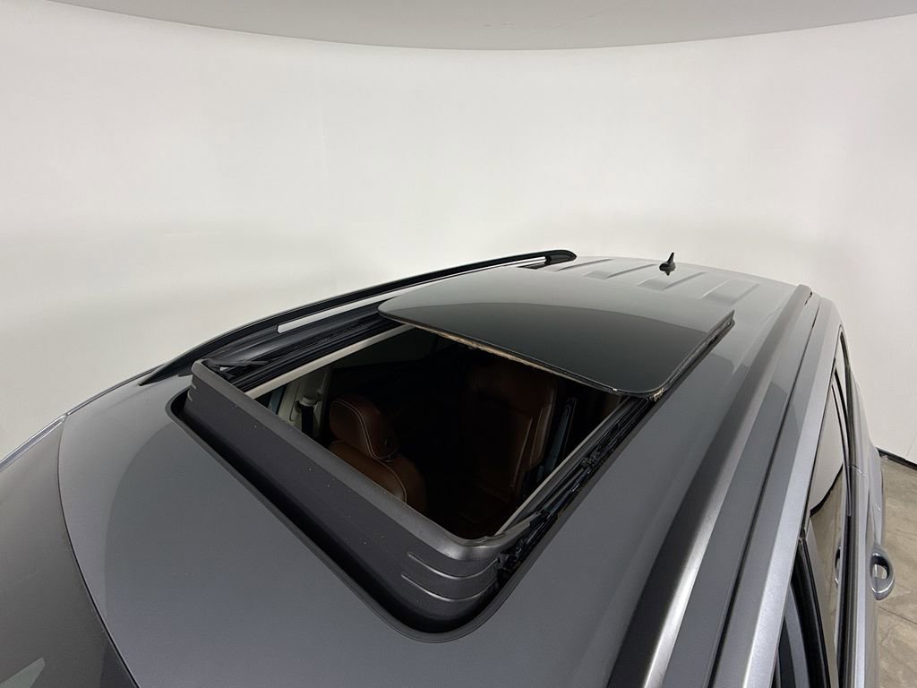 Used 2023 Volkswagen Atlas SEL R-Line image 14