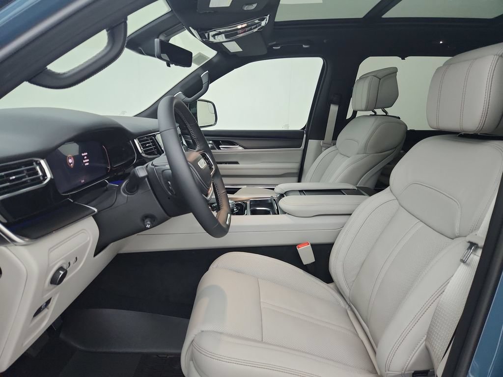 New 2026 Jeep Grand Wagoneer L Summit w/ Premium Group III AWD/4WD image 18