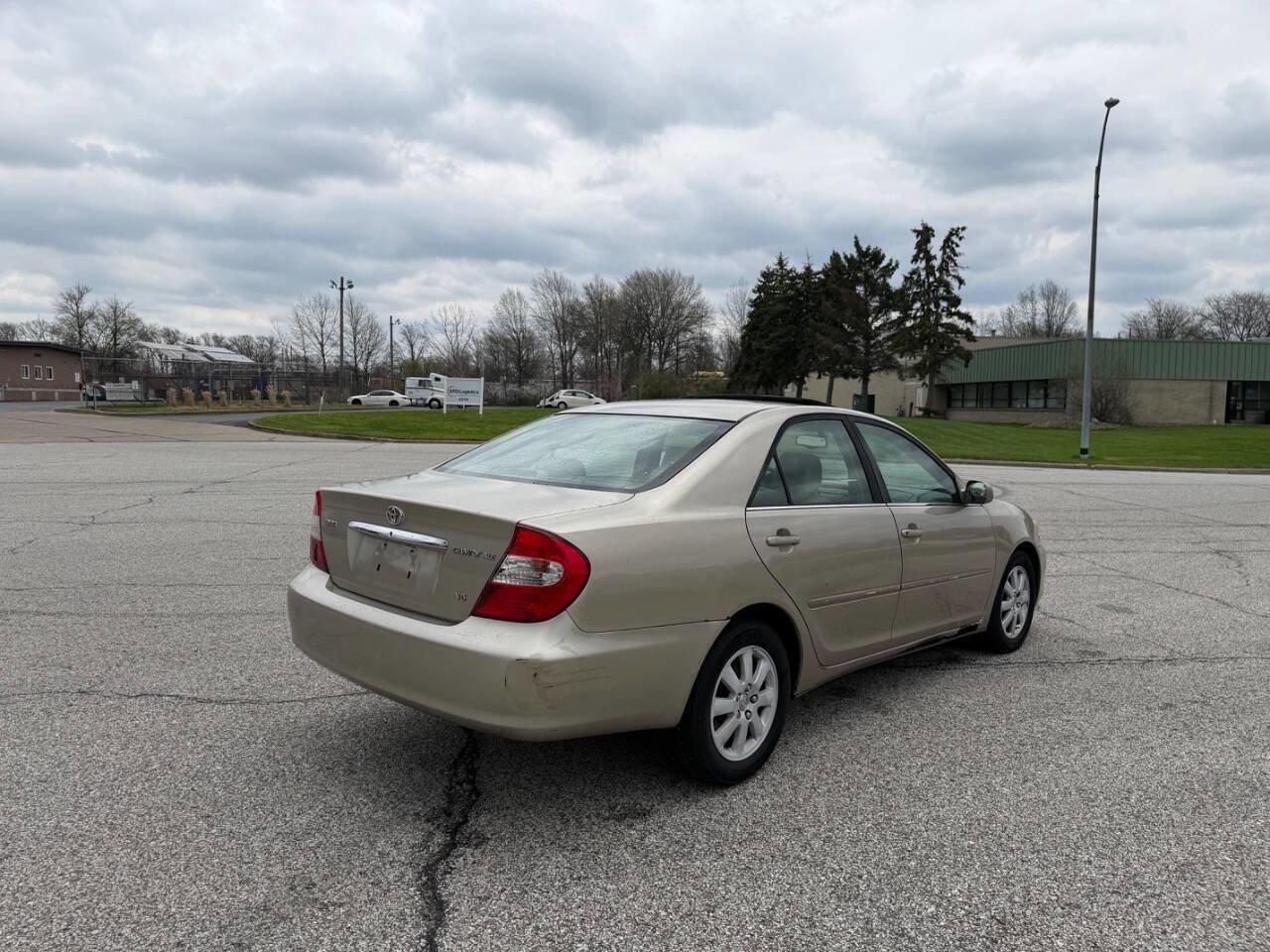 Used 2002 Toyota Camry LE FWD image 4