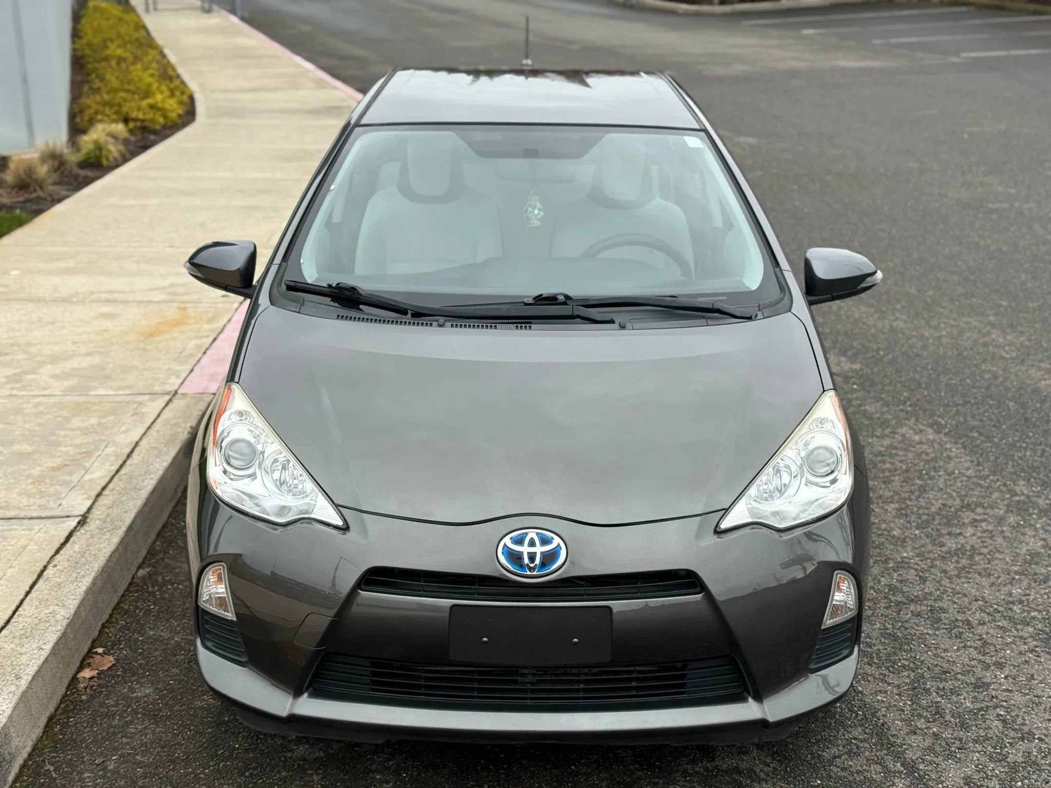 Used 2014 Toyota Prius C One image 20