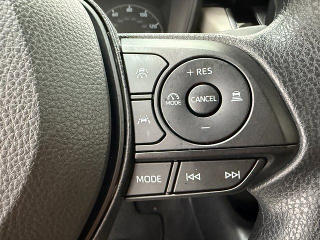 Used 2025 Toyota Corolla LE image 11