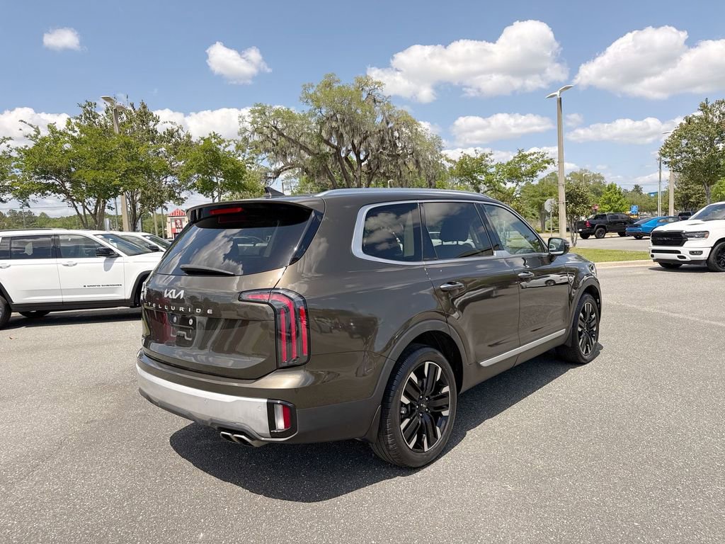 Used 2023 Kia Telluride SX image 3