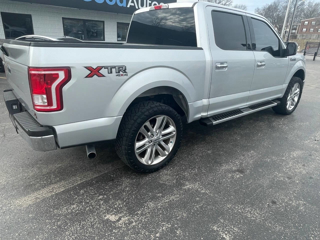 Used 2017 Ford F150 XLT w/ XTR Package image 6