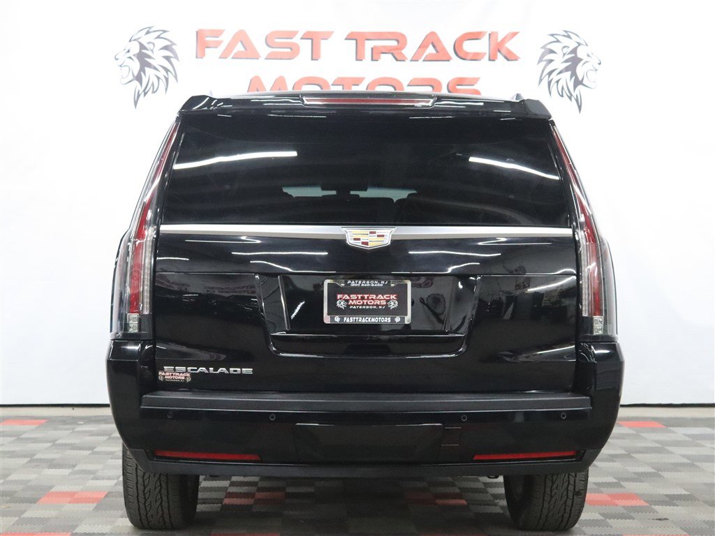 Used 2019 Cadillac Escalade ESV 4WD image 5