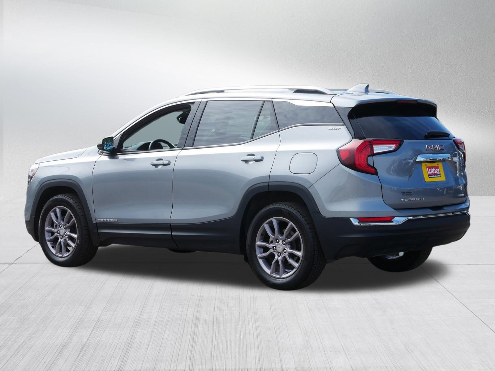 Used 2024 GMC Terrain SLT w/ Infotainment Package II AWD/4WD image 5