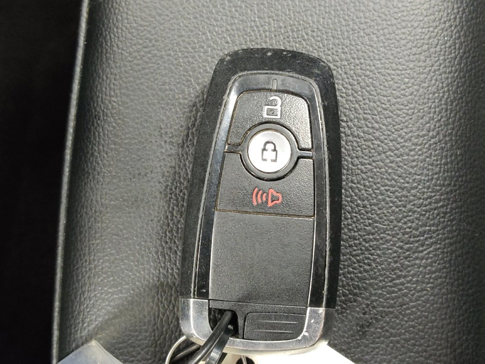 Used 2023 Ford Edge SEL image 32