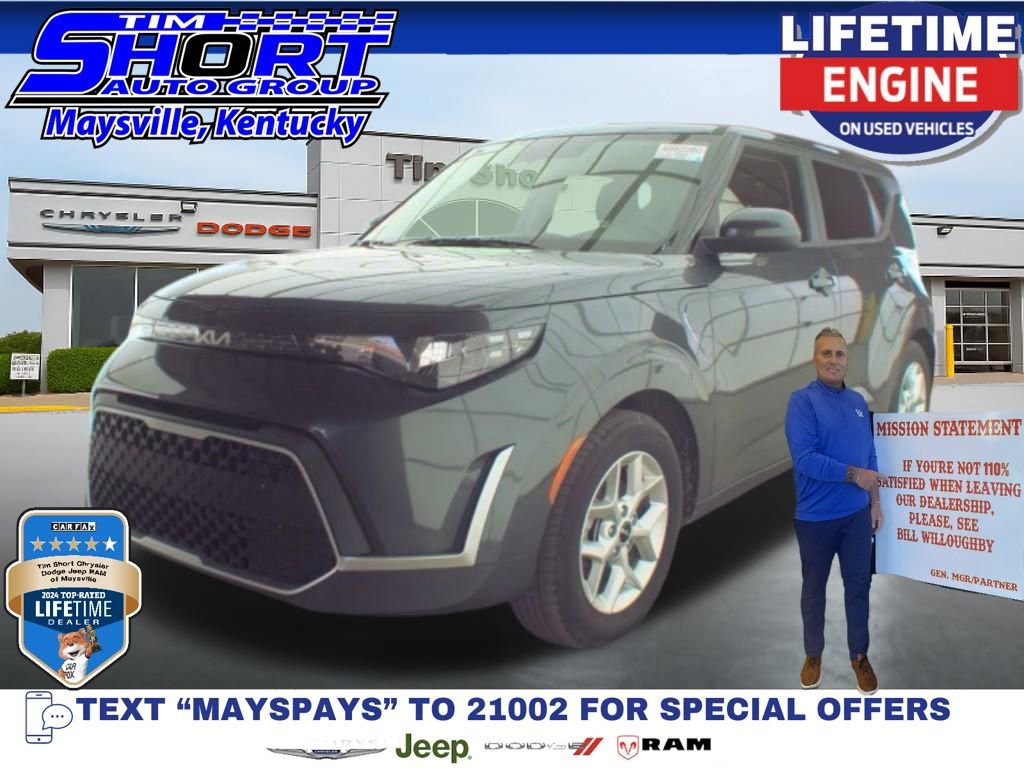 Used 2025 Kia Soul LX FWD image 1