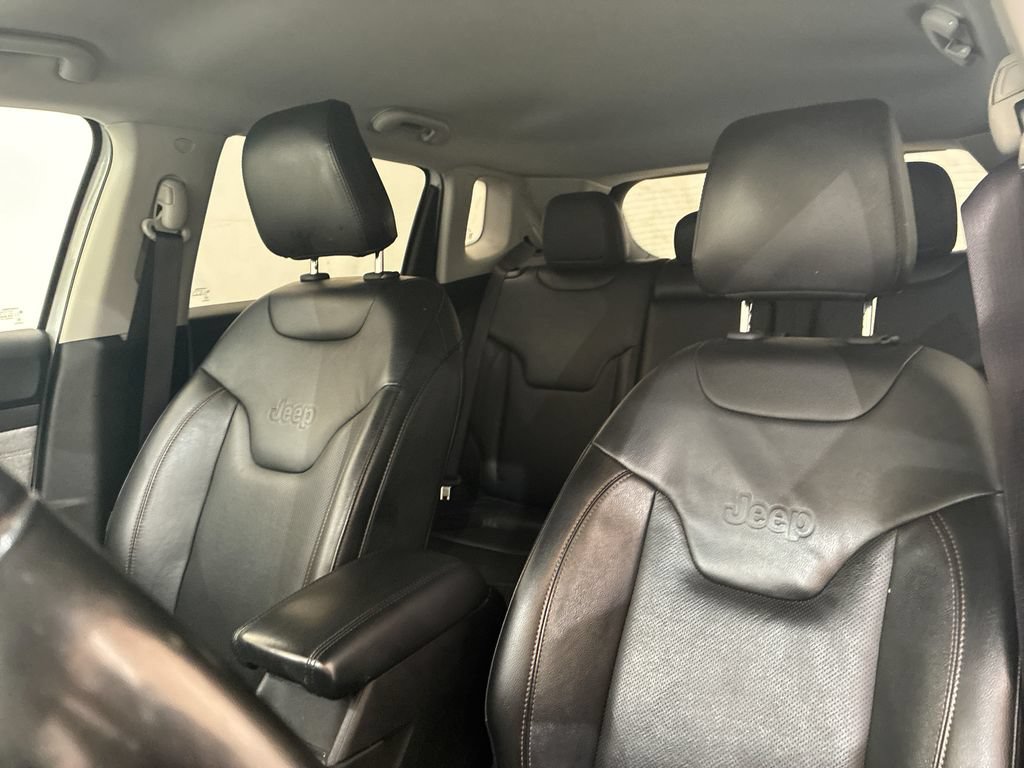 Used 2022 Jeep Compass Latitude AWD/4WD image 13