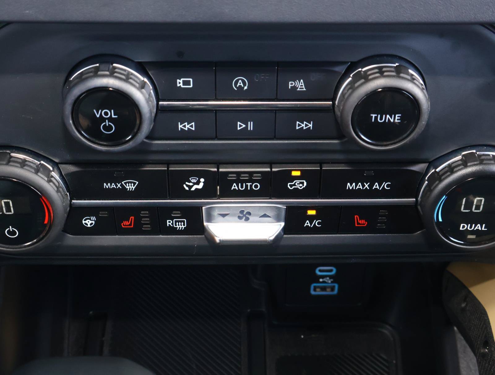 Used 2025 Ford Bronco Badlands AWD/4WD image 26