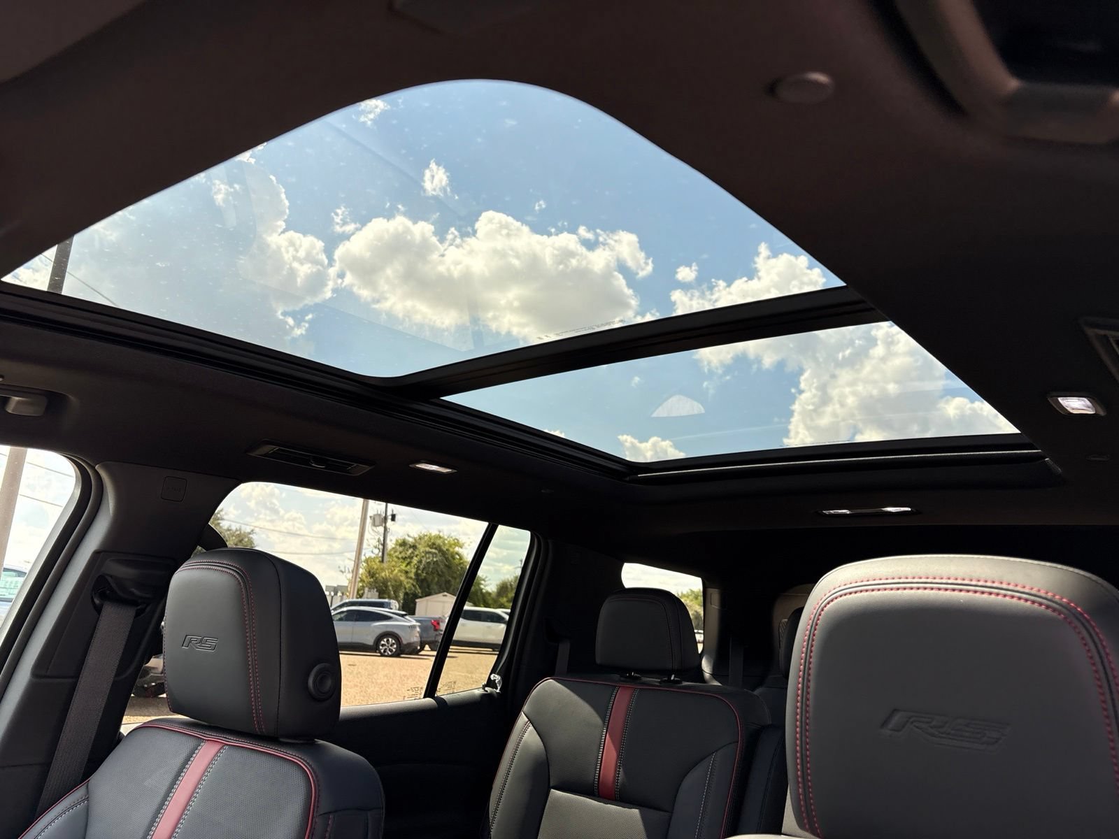 New 2027 Chevrolet Traverse RS AWD/4WD image 10