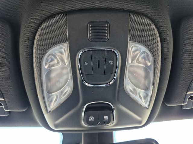 Used 2024 Jeep Compass Latitude w/ Sun and Sound Group AWD/4WD image 26