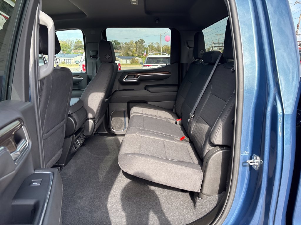 Used 2024 Chevrolet Silverado 1500 LT AWD/4WD image 28