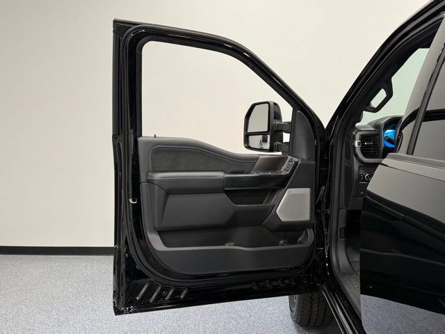 New 2026 Ford F250 Platinum w/ FX4 Off-Road Package AWD/4WD image 13