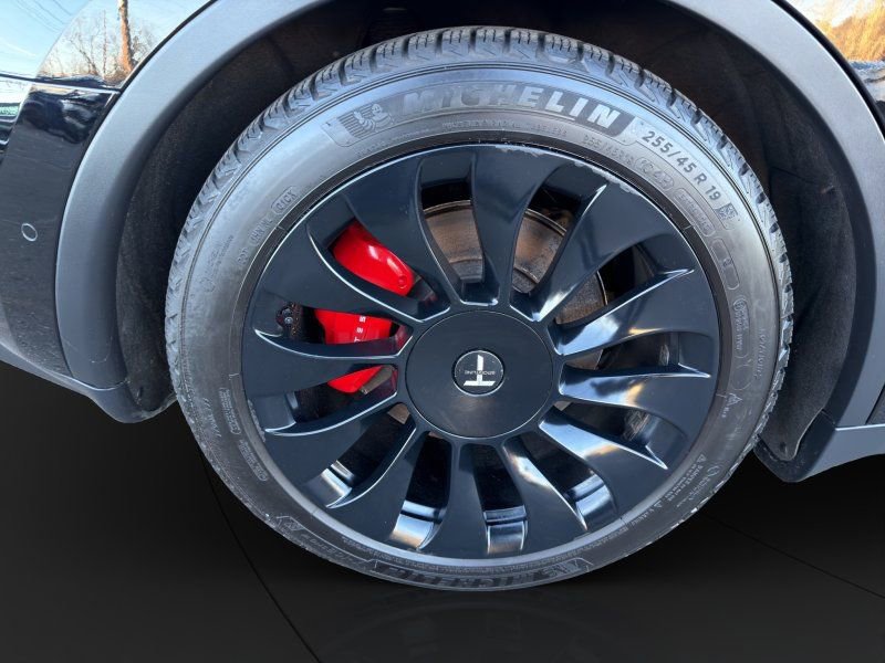 Used 2021 Tesla Model Y Performance image 23