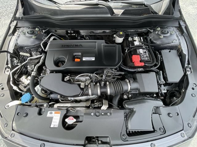 Used 2018 Honda Accord Touring image 11