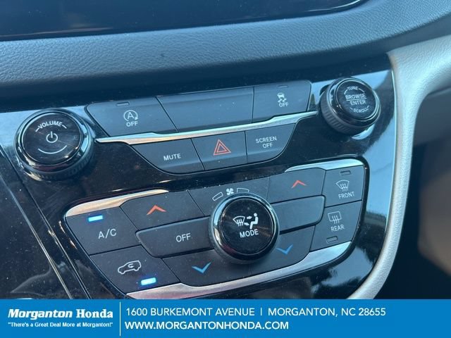 Used 2023 Chrysler Voyager LX FWD image 23
