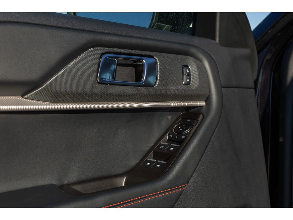 Used 2025 Ford Explorer ST-Line w/ ST-Line Street Pack image 20