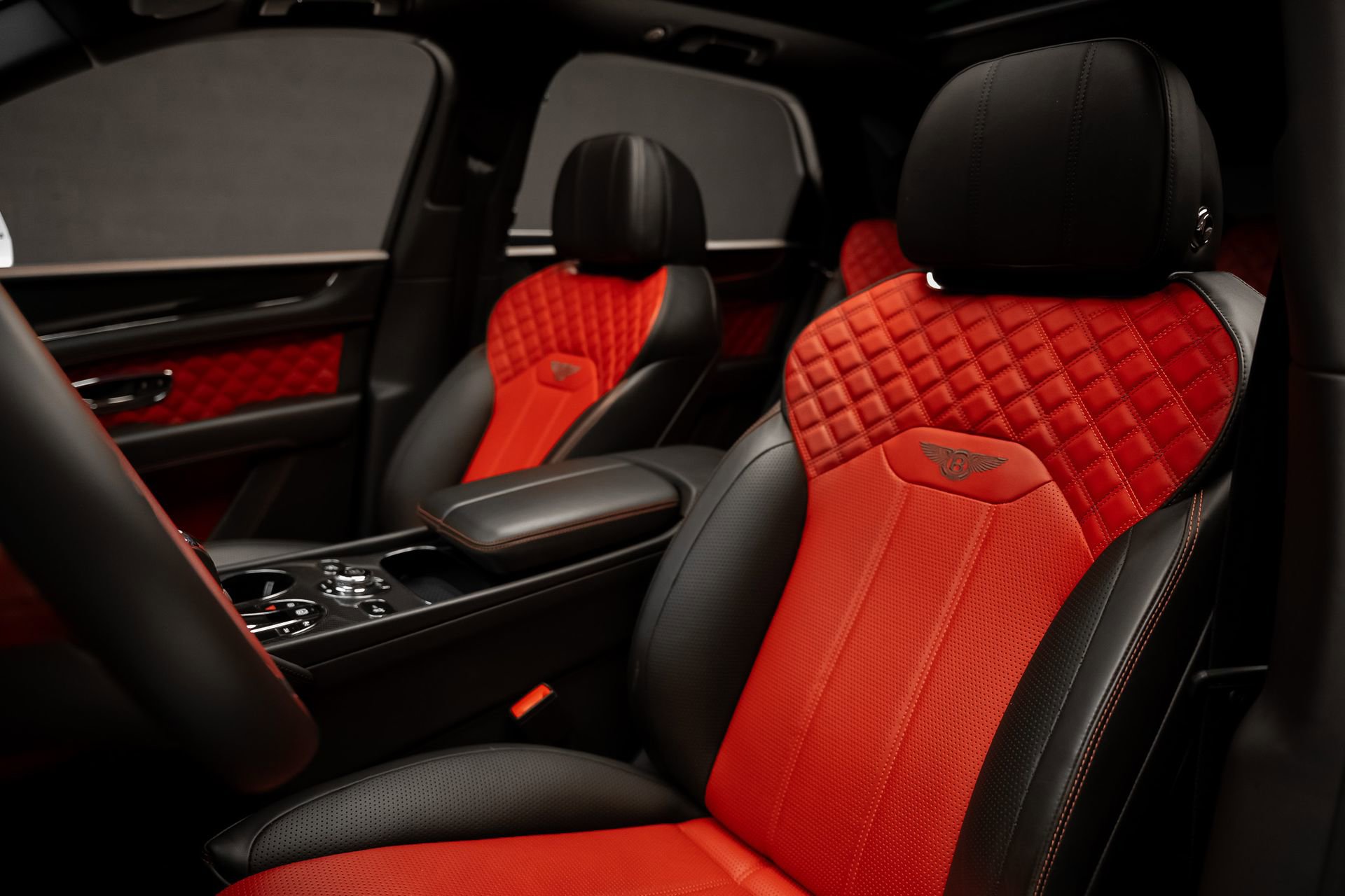 Used 2021 Bentley Bentayga AWD/4WD image 58