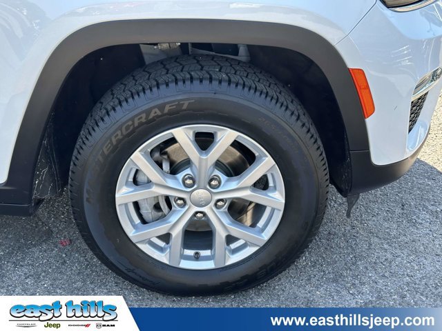 Used 2023 Jeep Grand Cherokee Limited AWD/4WD image 10