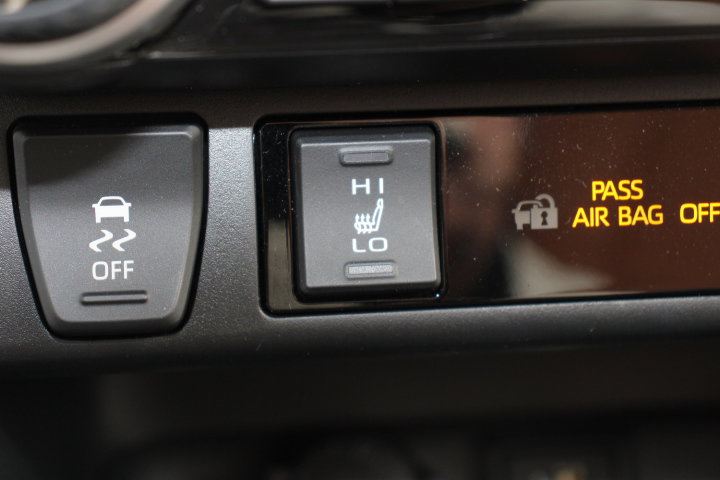 Certified 2025 Toyota RAV4 XLE w/ Convenience Package image 28