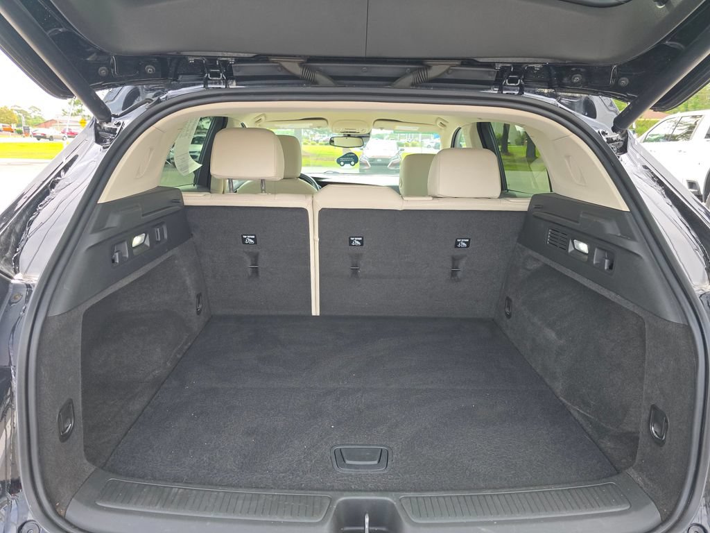 Used 2022 Buick Envision Essence w/ Technology Package I FWD image 23