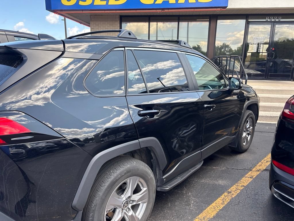 Used 2025 Toyota RAV4 XLE w/ Convenience Package AWD/4WD image 5