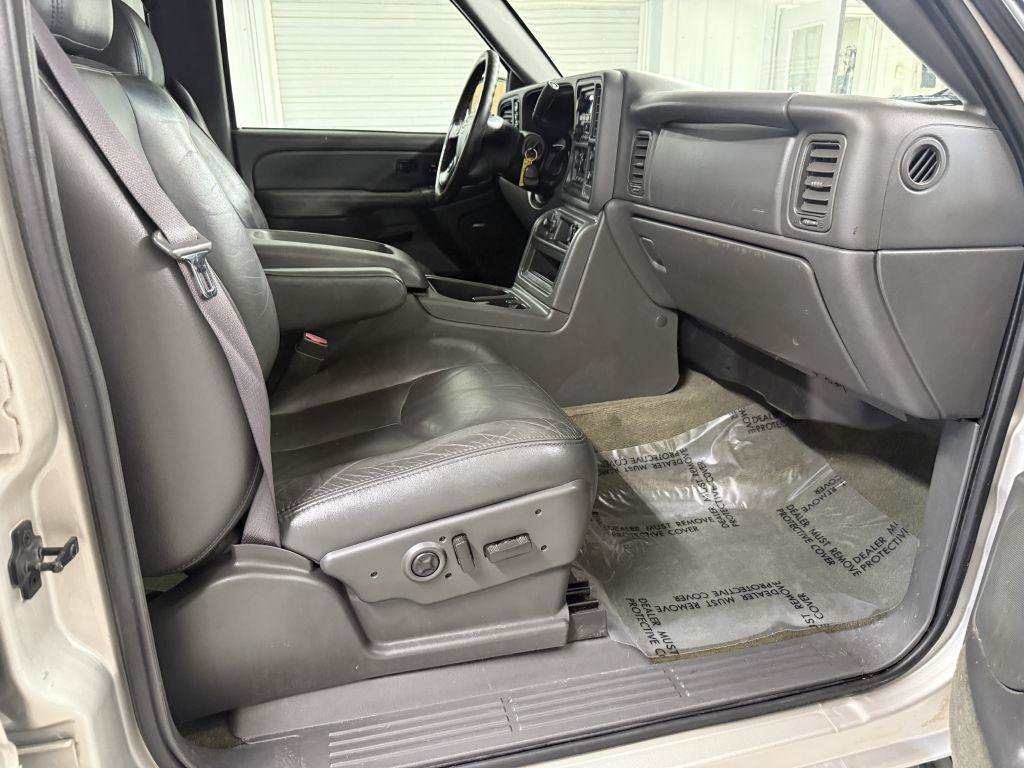 Used 2004 Chevrolet Silverado 2500 LT w/ Skid Plate Package AWD/4WD image 30