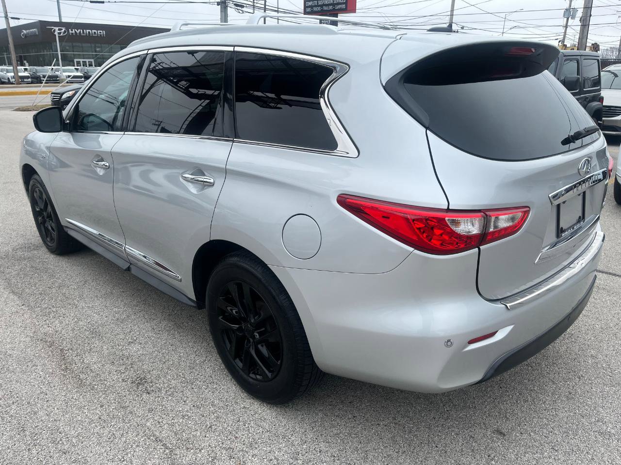 Used 2014 INFINITI QX60 AWD w/ Premium Plus Package image 3