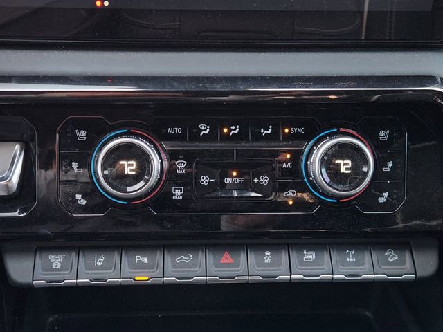 Certified 2025 GMC Sierra 2500 AT4X image 18