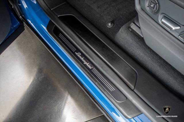 Used 2025 Lamborghini Urus SE image 38