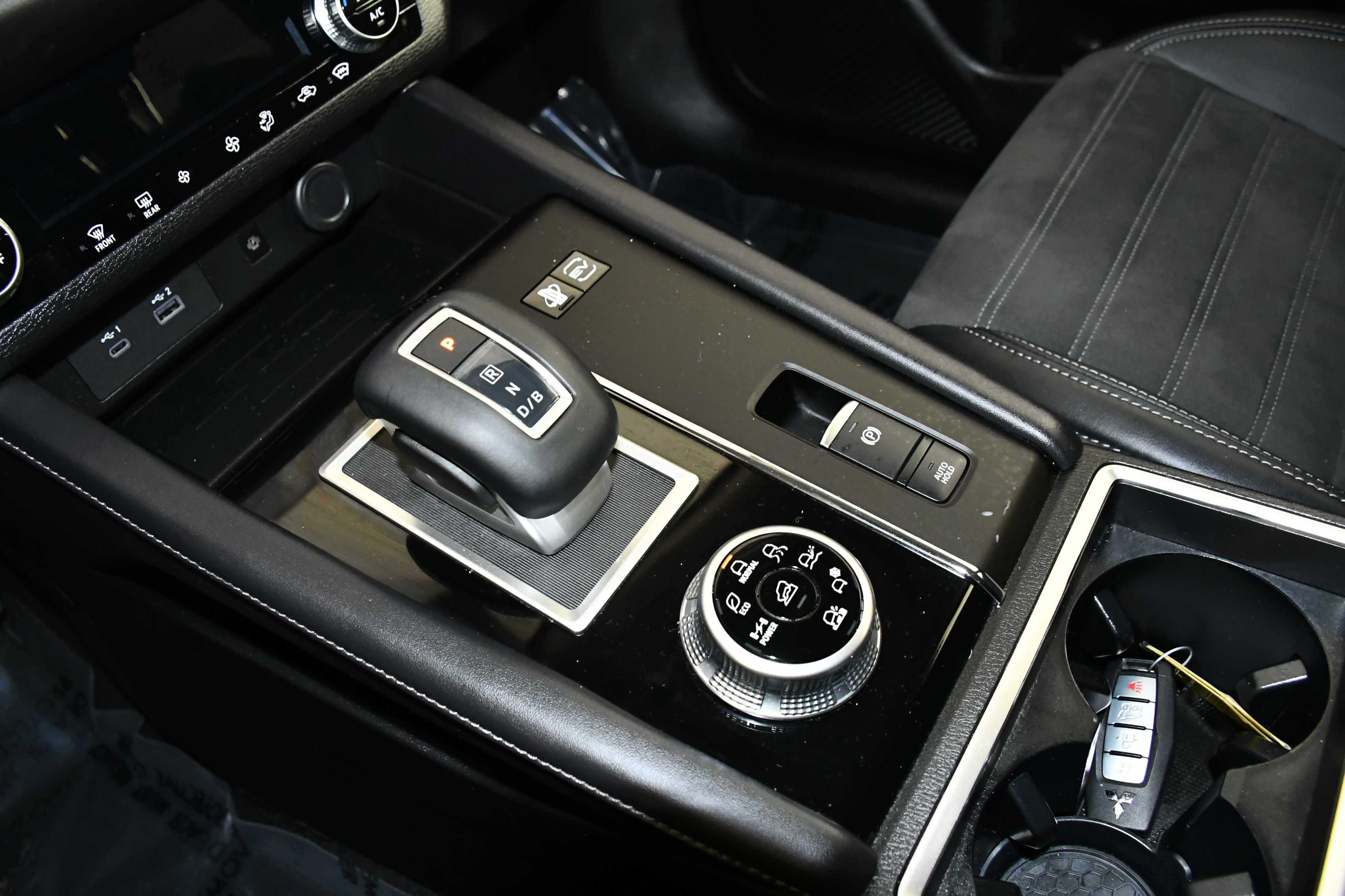 Used 2025 Mitsubishi Outlander SE image 26