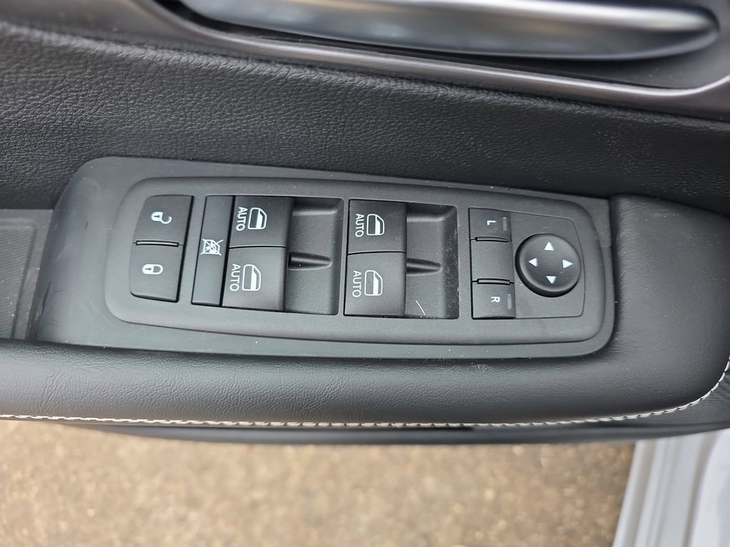 New 2026 Chrysler Pacifica Select image 31
