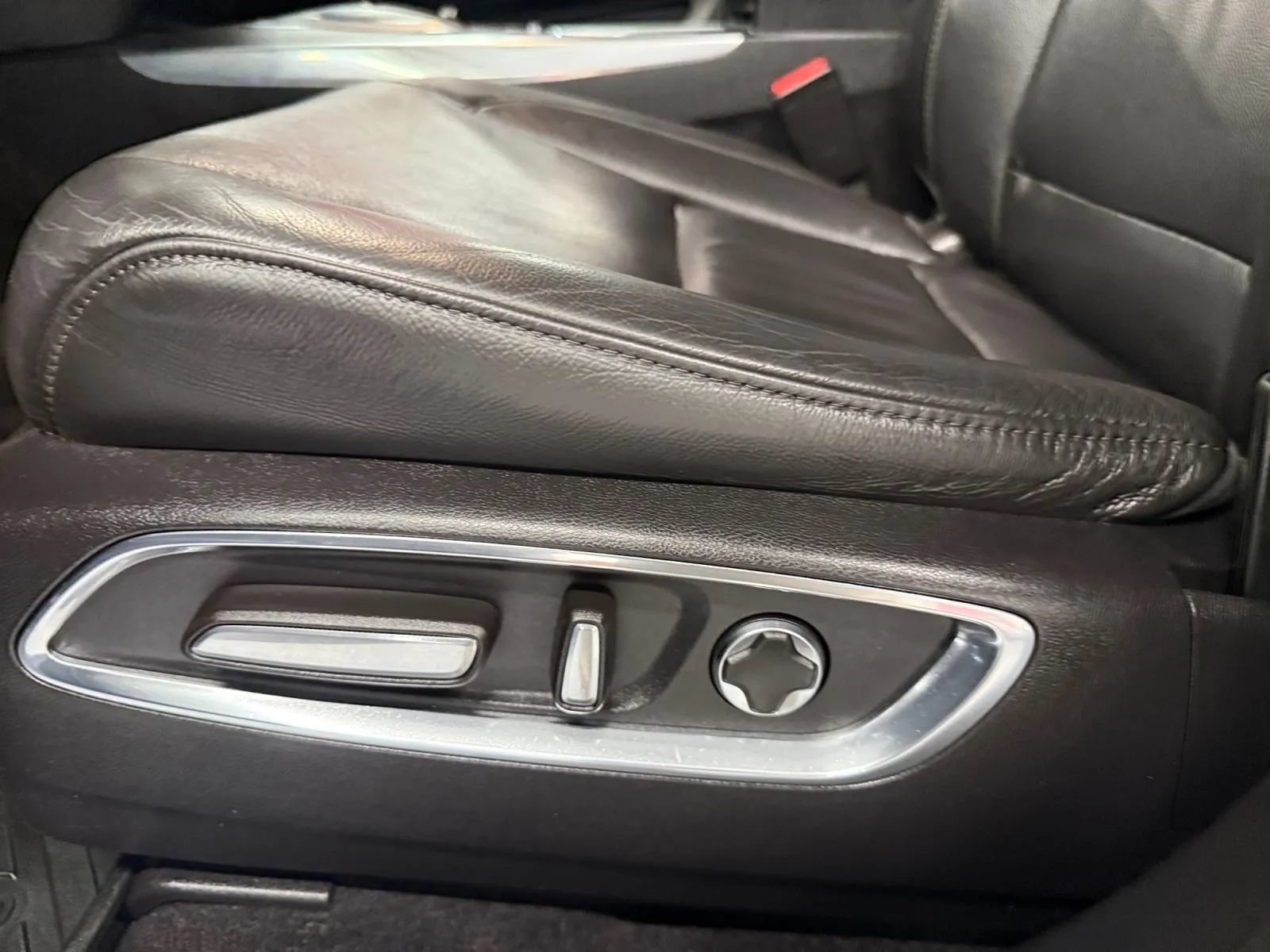 Used 2020 Acura MDX SH-AWD image 21