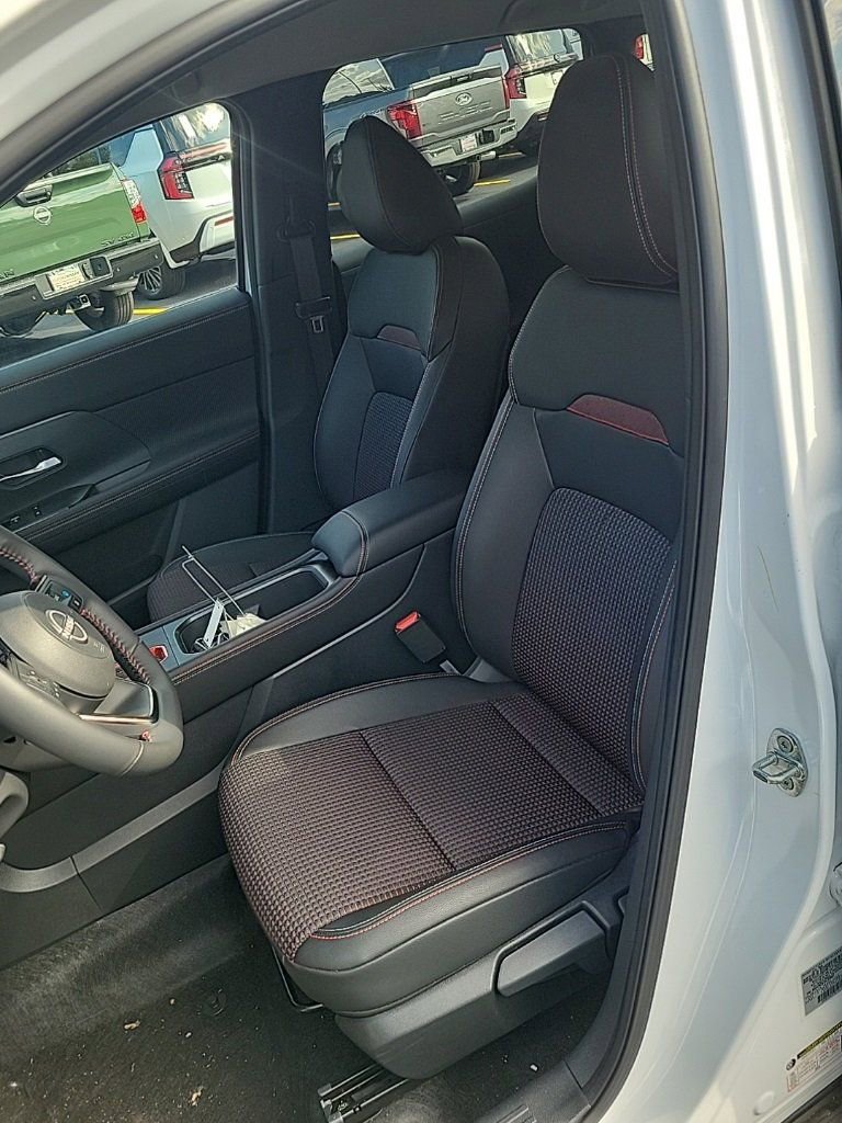 New 2026 Nissan Kicks SR w/ Cold Weather Package image 25