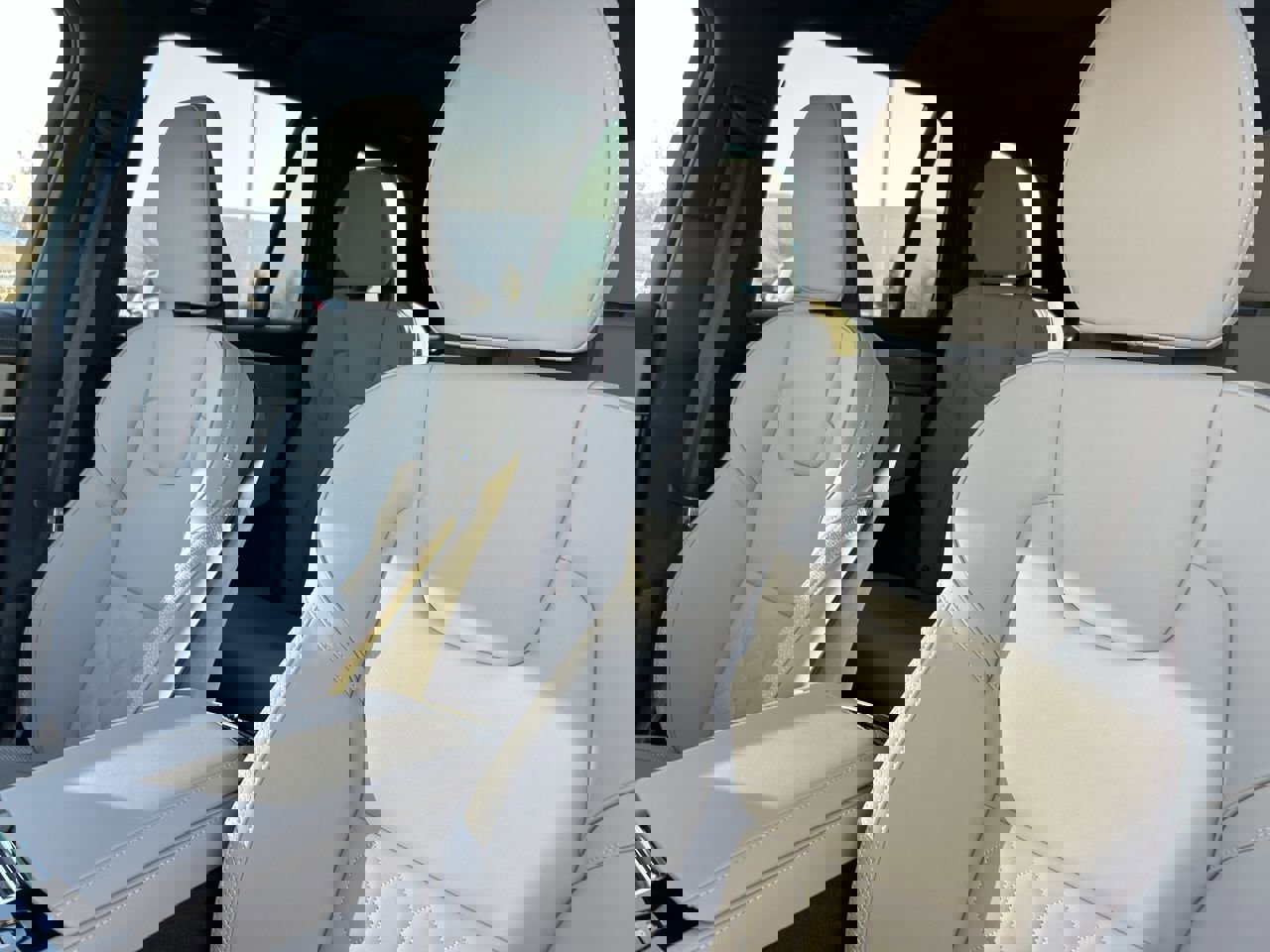 Used 2026 Volvo XC90 B5 Plus w/ Protection Package image 22